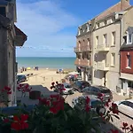 Emilia - Vue Centre Du Village Feriehus *