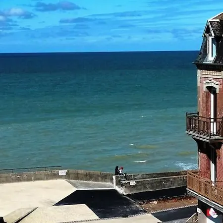 Emilia - Vue Centre Du Village 얼트