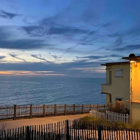 Grand Triplex Vue Centre Du Village Holiday home *